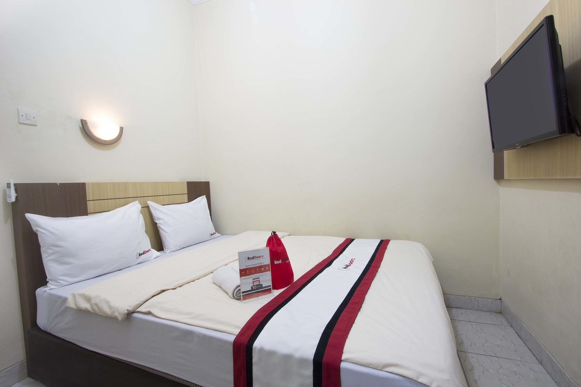 Reddoorz Plus Near Stadion Mandala Krida Yogyakarta Dış mekan fotoğraf