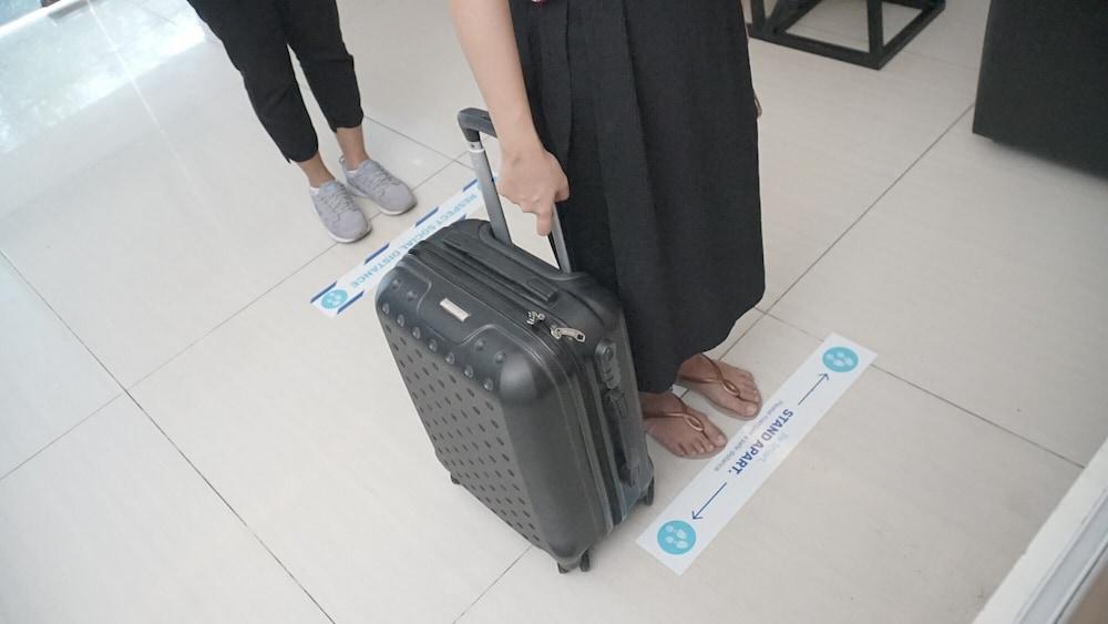 Reddoorz Plus Near Stadion Mandala Krida Yogyakarta Dış mekan fotoğraf