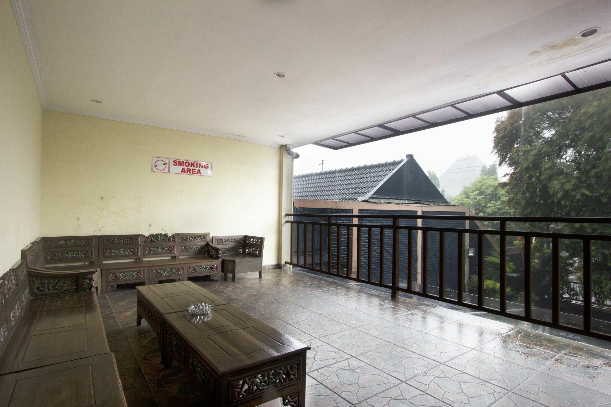 Reddoorz Plus Near Stadion Mandala Krida Yogyakarta Dış mekan fotoğraf