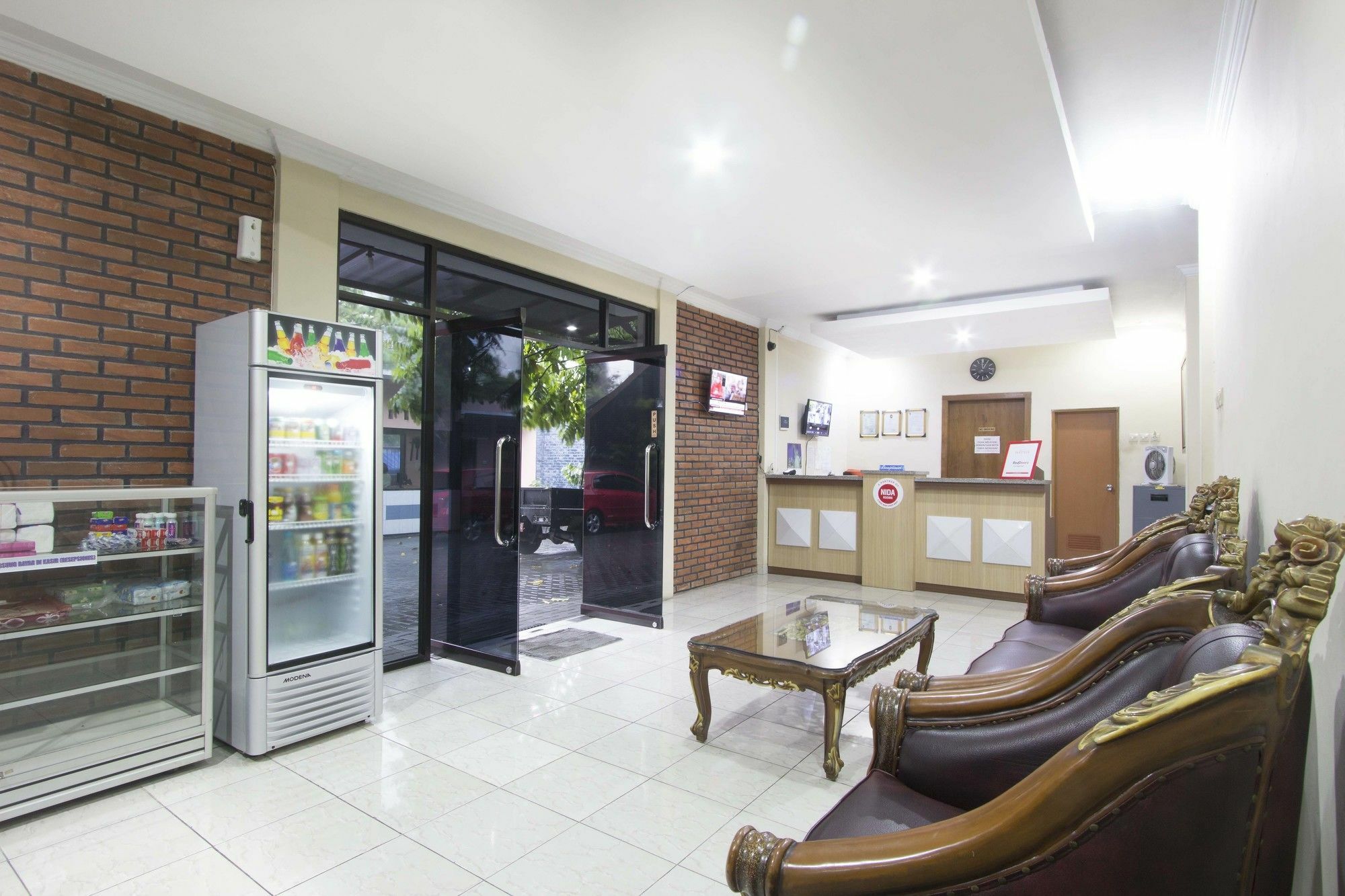 Reddoorz Plus Near Stadion Mandala Krida Yogyakarta Dış mekan fotoğraf