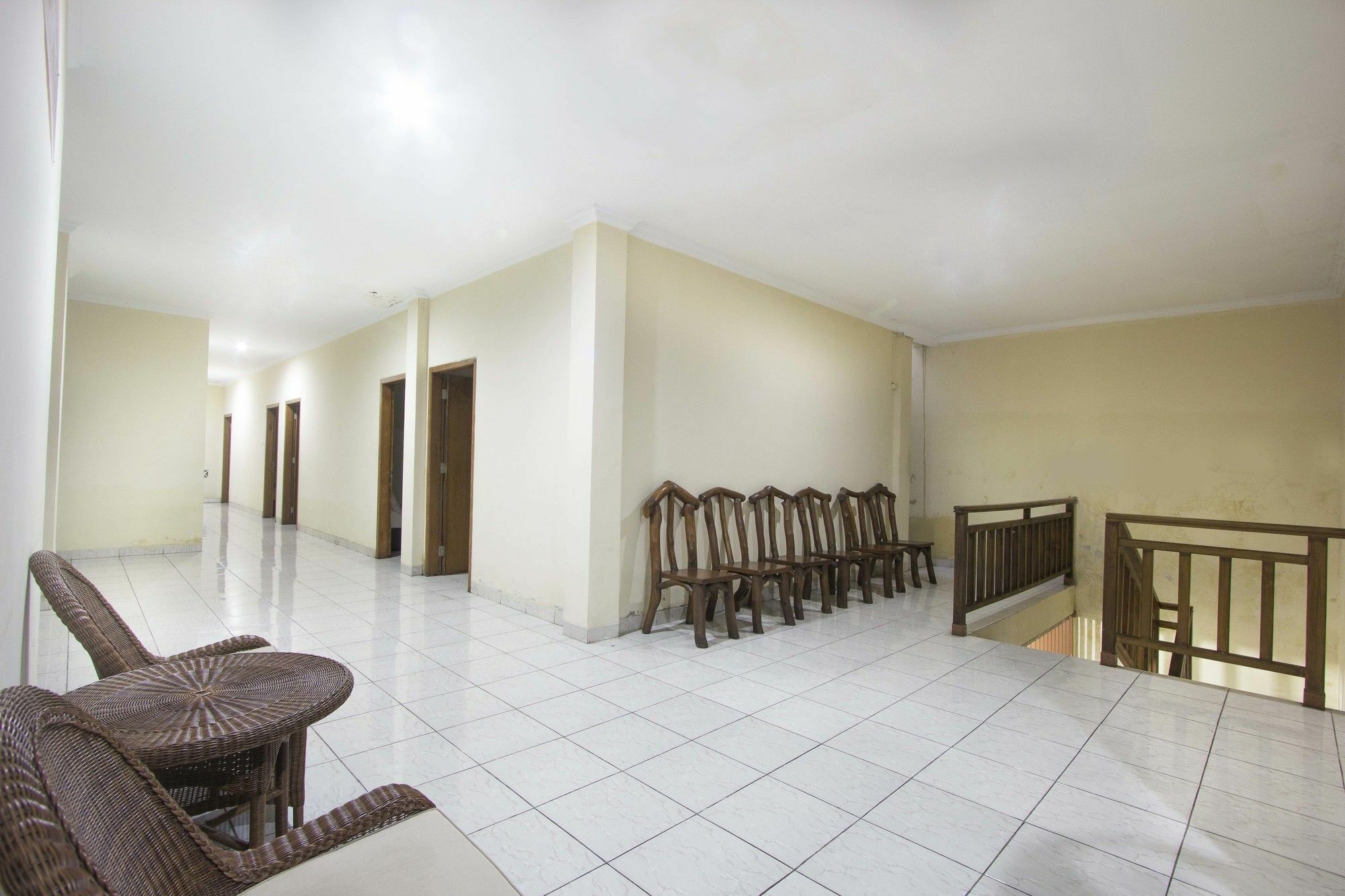 Reddoorz Plus Near Stadion Mandala Krida Yogyakarta Dış mekan fotoğraf